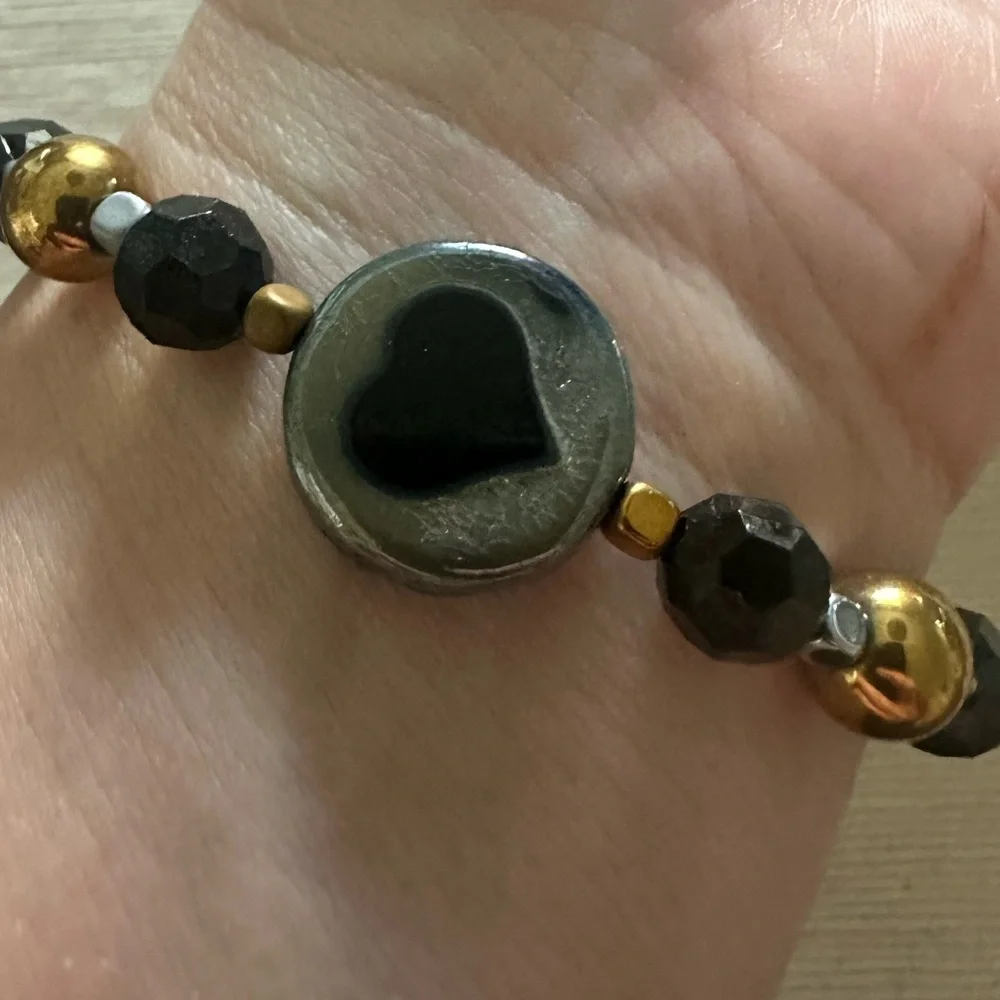 Handcrafted LOVE ✨🖤✨ Beaded Bracelet